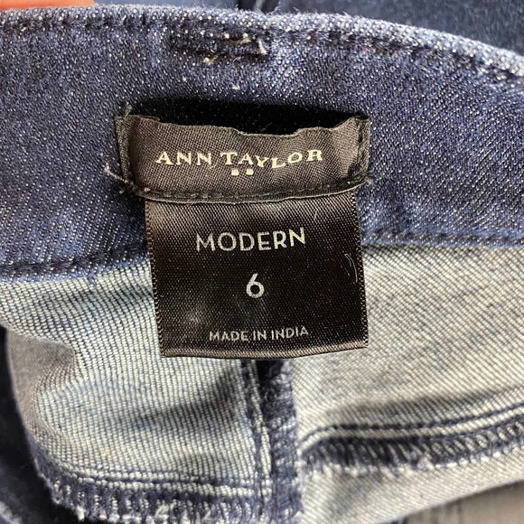 Ann Taylor Jeans Modern Straight Leg Hemmed 6 - Picture 6 of 7